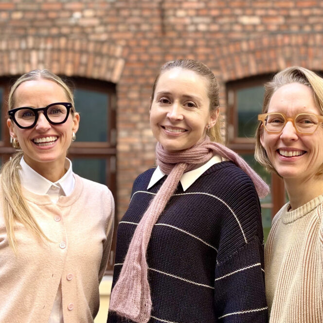 F.v Generalsekretær i LMSO, Line Kolstad Rødseth,Kommunikasjonsrådgiver, Marte Nordahl og orginasjonsrådgiver Helga Øvsthus Tønder Foto: Jack Walker-Gill. (Hausmanns Hus)